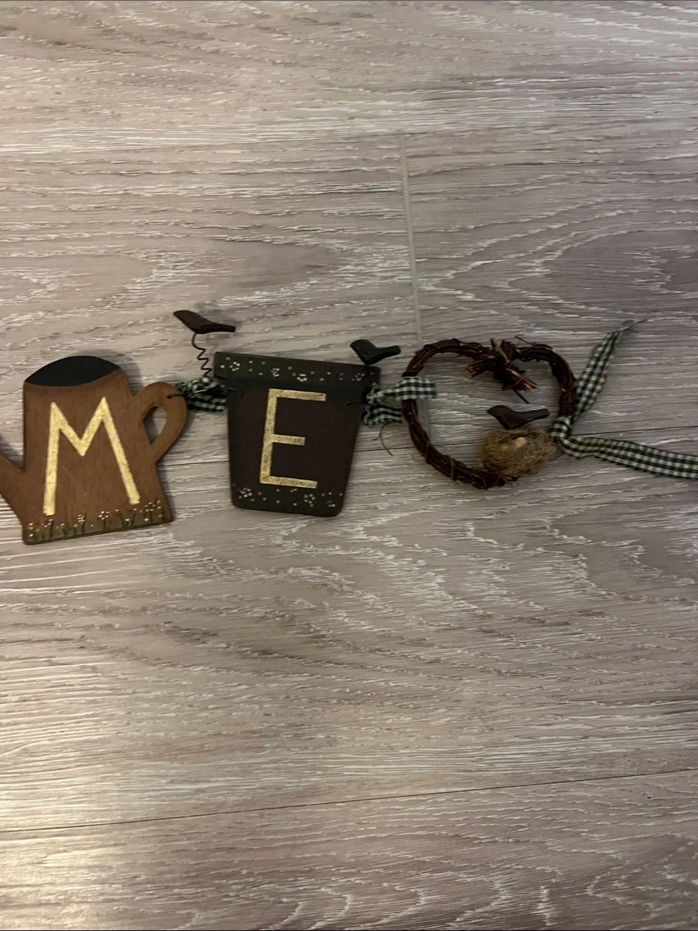 Country Welcome Garland Sign in Green and Brown - Farmhouse /Garden Style